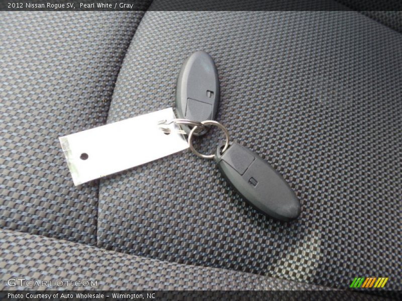 Pearl White / Gray 2012 Nissan Rogue SV