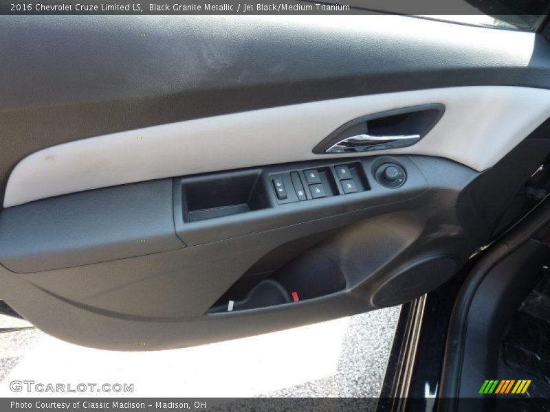 Black Granite Metallic / Jet Black/Medium Titanium 2016 Chevrolet Cruze Limited LS