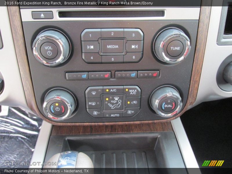 Controls of 2016 Expedition King Ranch