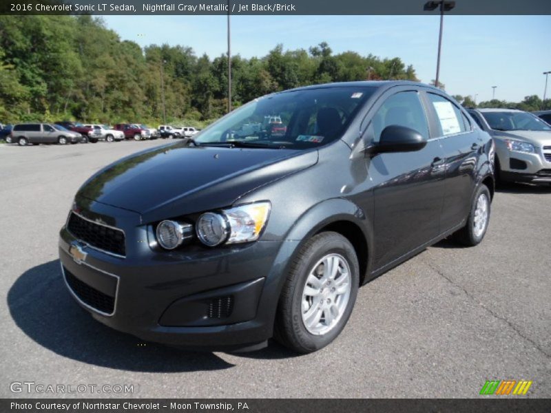 Front 3/4 View of 2016 Sonic LT Sedan