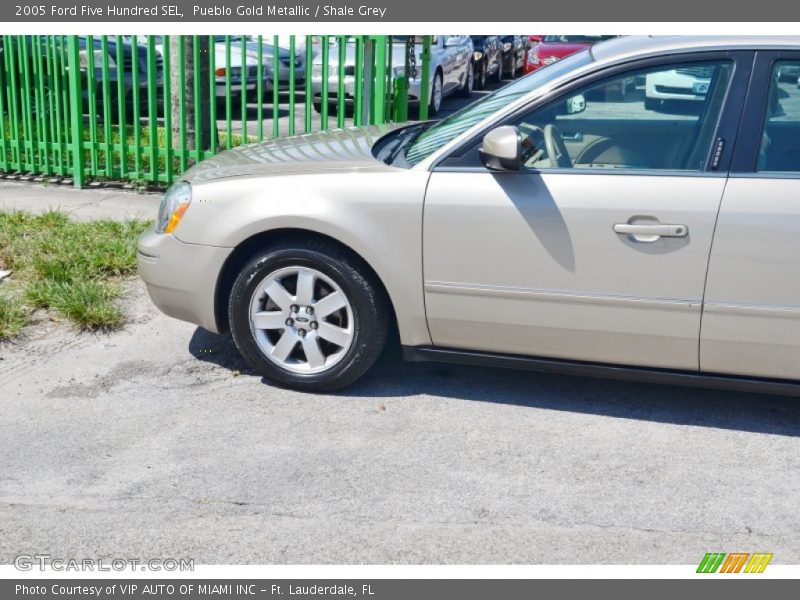 Pueblo Gold Metallic / Shale Grey 2005 Ford Five Hundred SEL