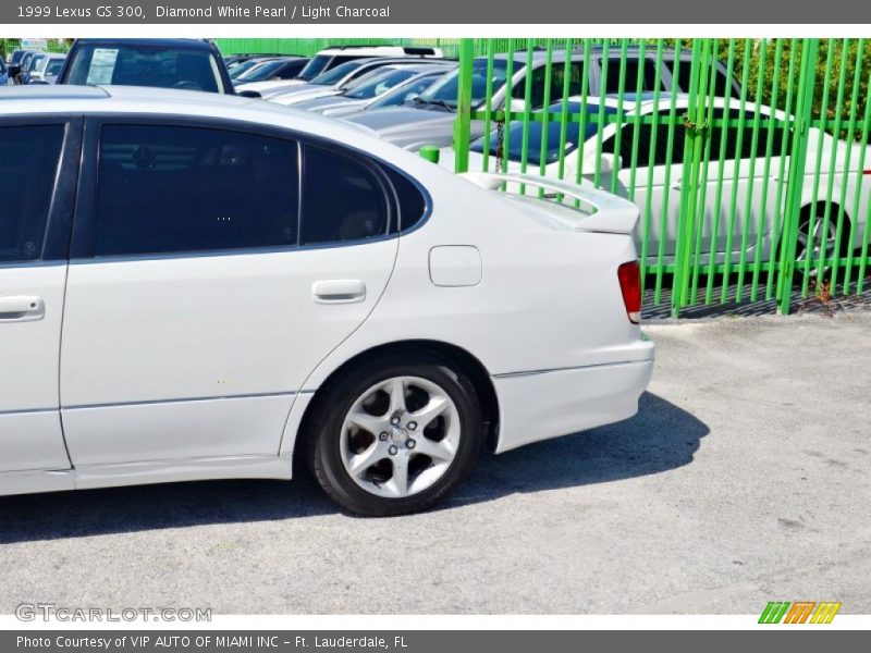 Diamond White Pearl / Light Charcoal 1999 Lexus GS 300