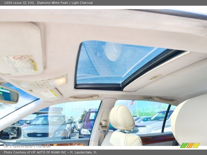 Diamond White Pearl / Light Charcoal 1999 Lexus GS 300