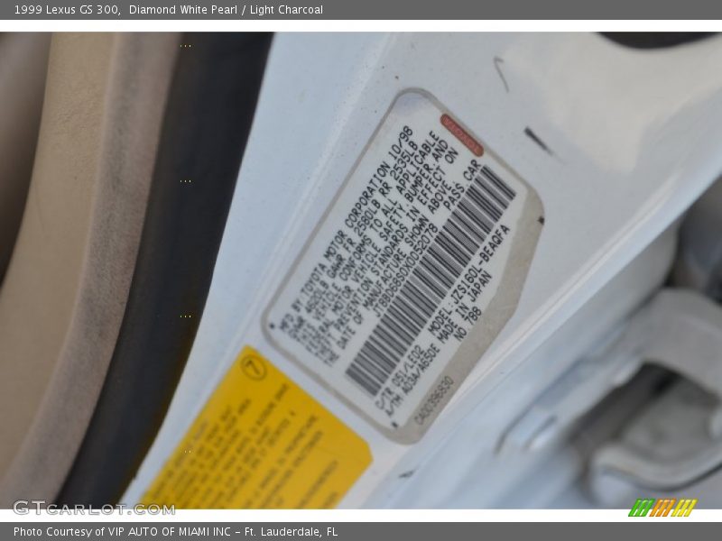 Diamond White Pearl / Light Charcoal 1999 Lexus GS 300