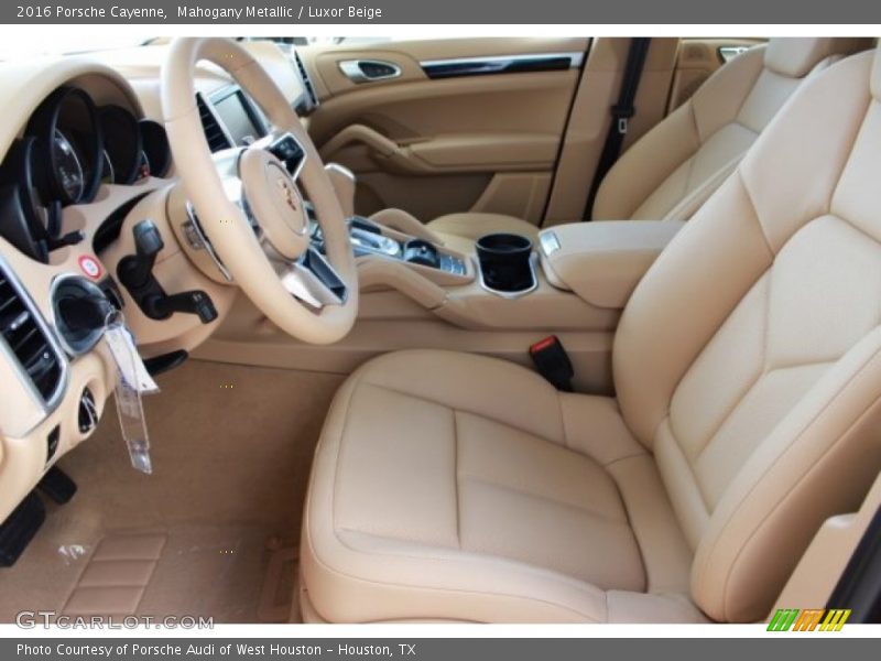 Mahogany Metallic / Luxor Beige 2016 Porsche Cayenne