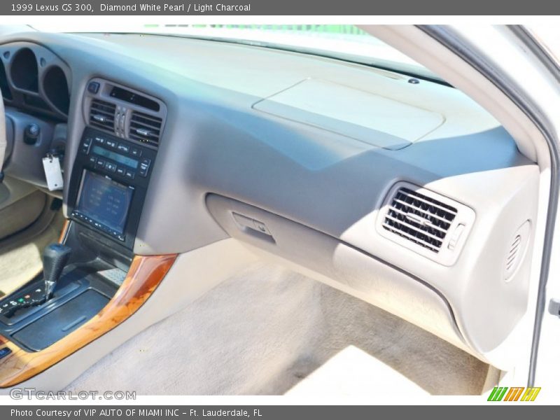 Diamond White Pearl / Light Charcoal 1999 Lexus GS 300