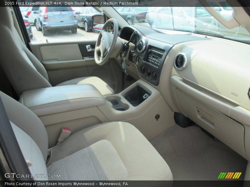 Dark Stone Metallic / Medium Parchment 2005 Ford Expedition XLT 4x4