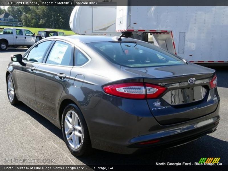 Magnetic Metallic / Charcoal Black 2016 Ford Fusion SE