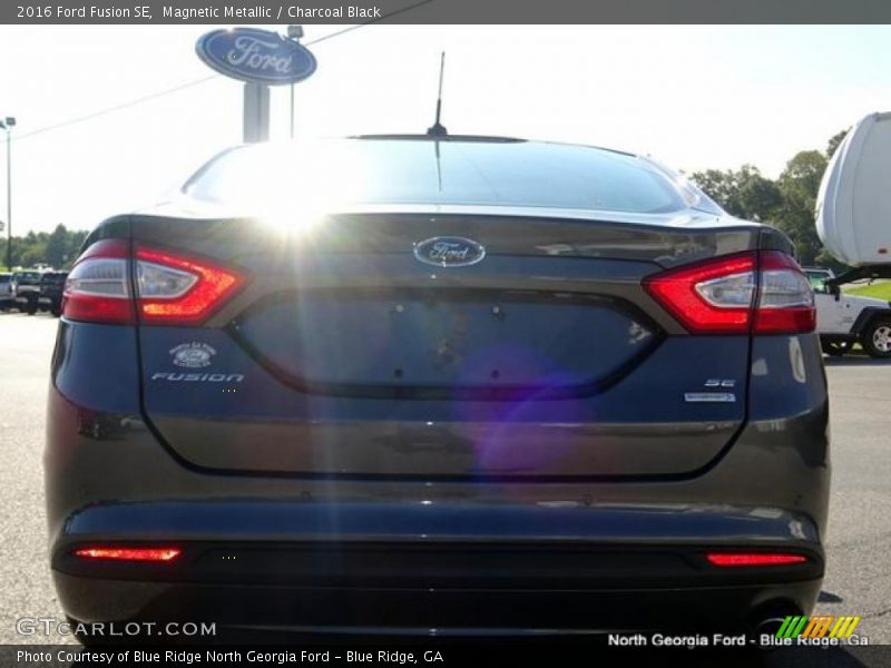 Magnetic Metallic / Charcoal Black 2016 Ford Fusion SE