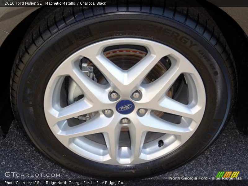 Magnetic Metallic / Charcoal Black 2016 Ford Fusion SE