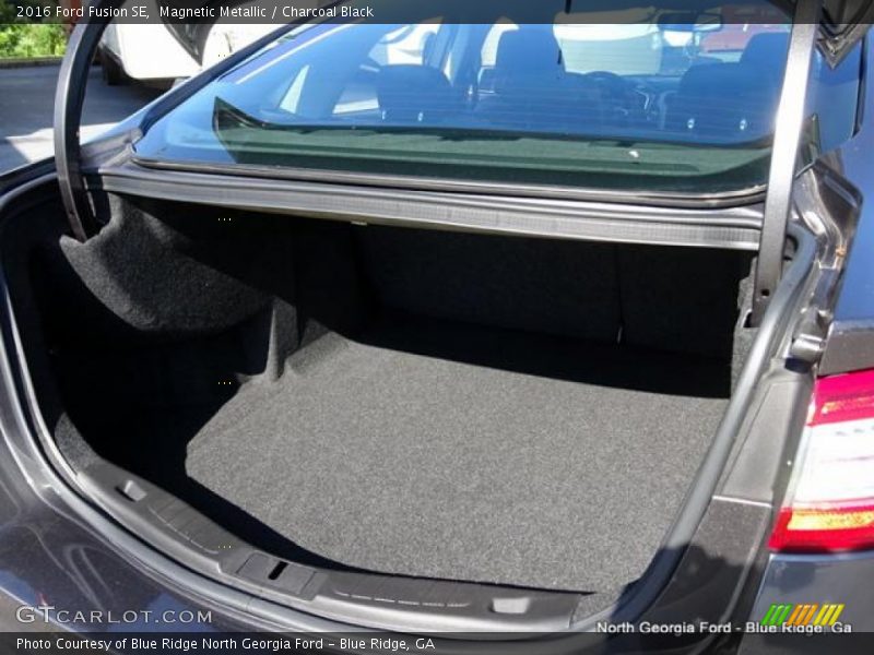 Magnetic Metallic / Charcoal Black 2016 Ford Fusion SE