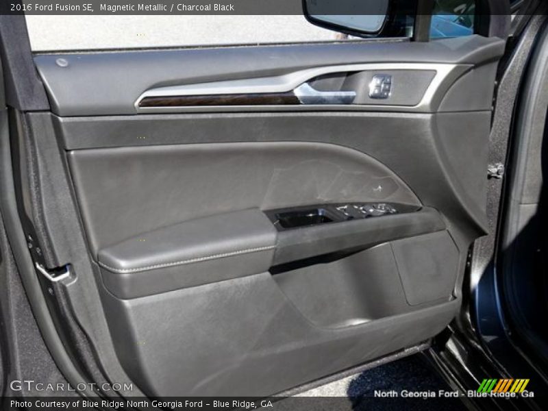Magnetic Metallic / Charcoal Black 2016 Ford Fusion SE