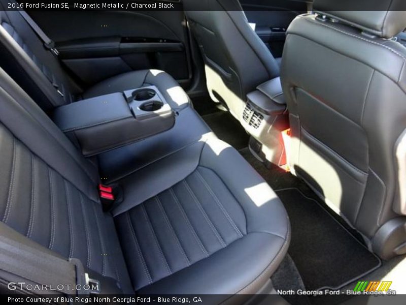 Magnetic Metallic / Charcoal Black 2016 Ford Fusion SE