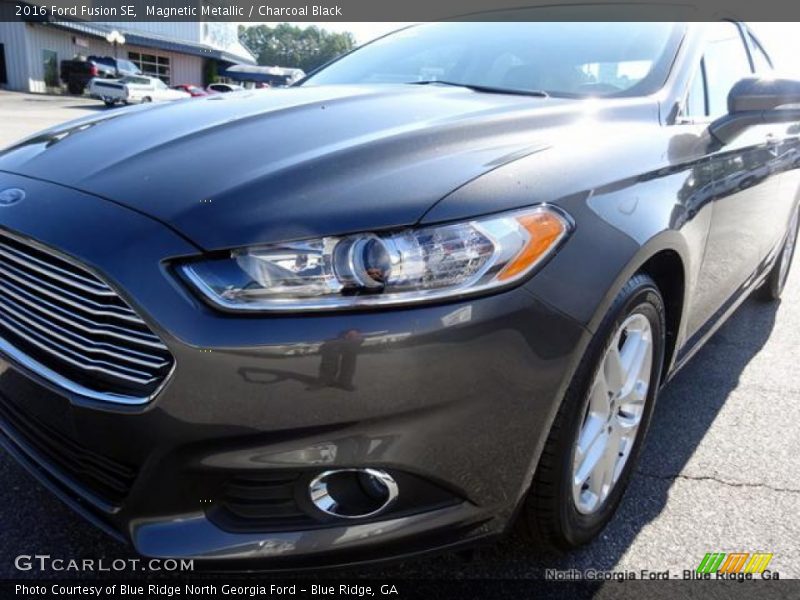 Magnetic Metallic / Charcoal Black 2016 Ford Fusion SE