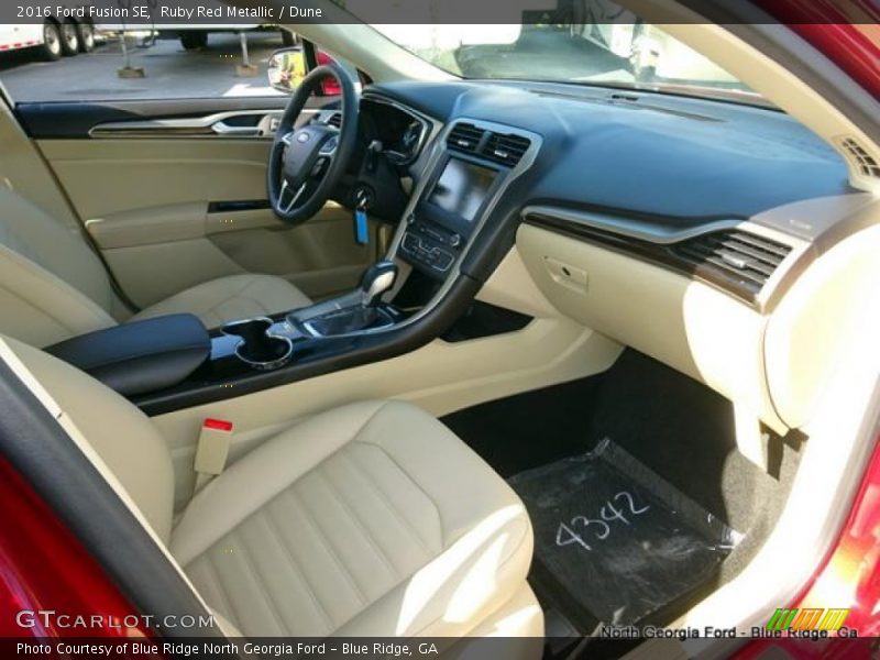 Ruby Red Metallic / Dune 2016 Ford Fusion SE