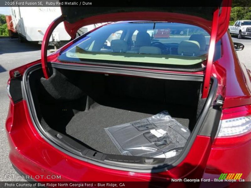 Ruby Red Metallic / Dune 2016 Ford Fusion SE