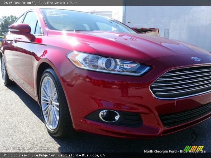 Ruby Red Metallic / Dune 2016 Ford Fusion SE