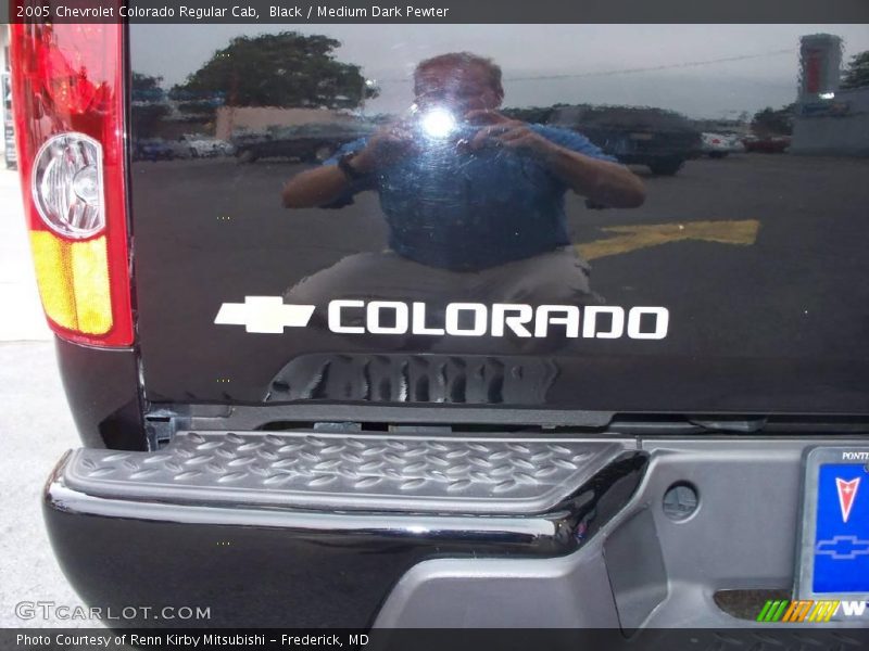 Black / Medium Dark Pewter 2005 Chevrolet Colorado Regular Cab