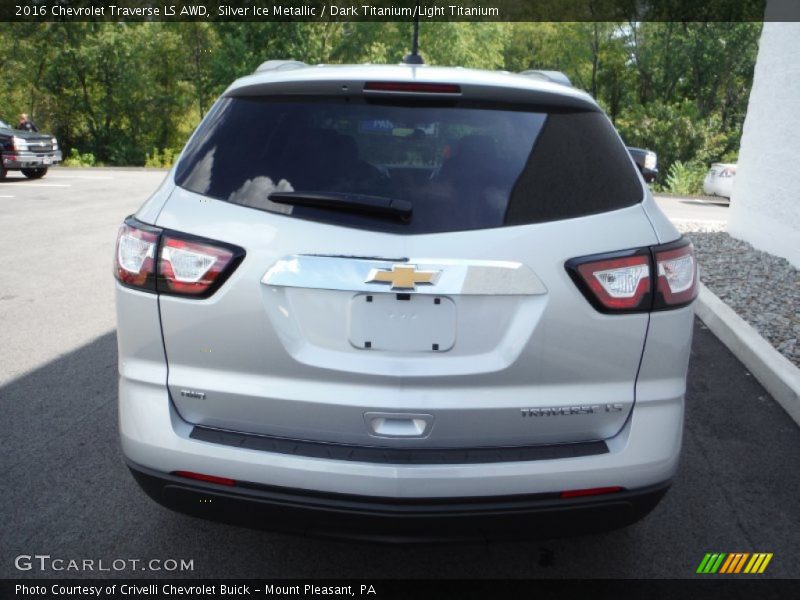Silver Ice Metallic / Dark Titanium/Light Titanium 2016 Chevrolet Traverse LS AWD