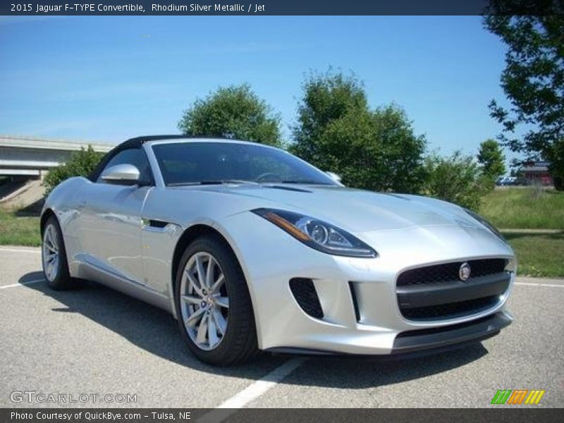 Front 3/4 View of 2015 F-TYPE Convertible