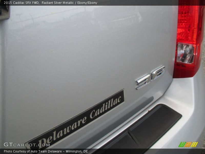 Radiant Silver Metallic / Ebony/Ebony 2015 Cadillac SRX FWD