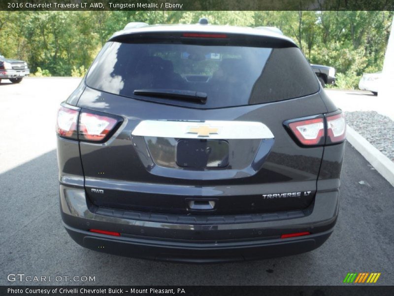 Tungsten Metallic / Ebony 2016 Chevrolet Traverse LT AWD
