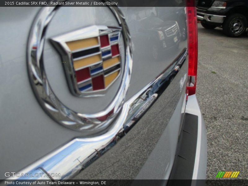 Radiant Silver Metallic / Ebony/Ebony 2015 Cadillac SRX FWD