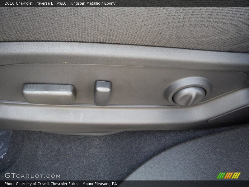 Tungsten Metallic / Ebony 2016 Chevrolet Traverse LT AWD