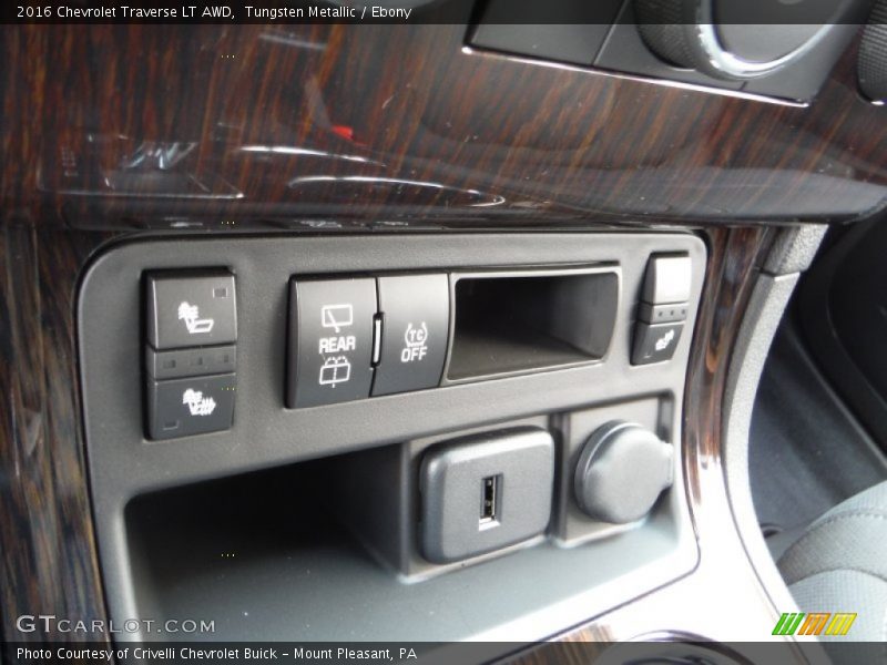 Tungsten Metallic / Ebony 2016 Chevrolet Traverse LT AWD