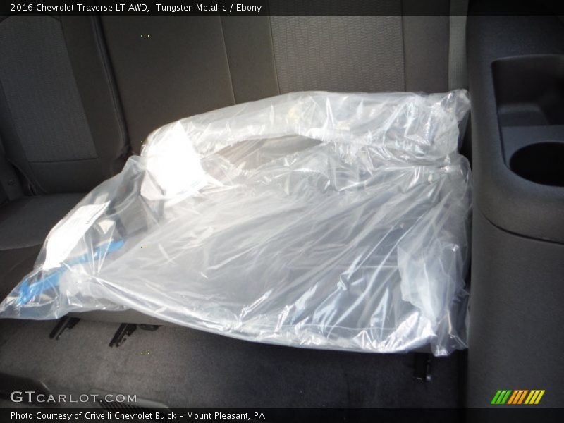 Tungsten Metallic / Ebony 2016 Chevrolet Traverse LT AWD