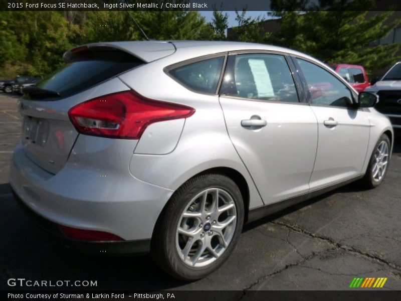 Ingot Silver Metallic / Charcoal Black 2015 Ford Focus SE Hatchback