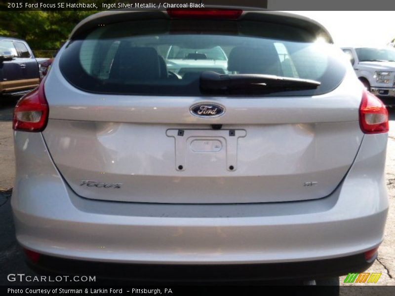 Ingot Silver Metallic / Charcoal Black 2015 Ford Focus SE Hatchback