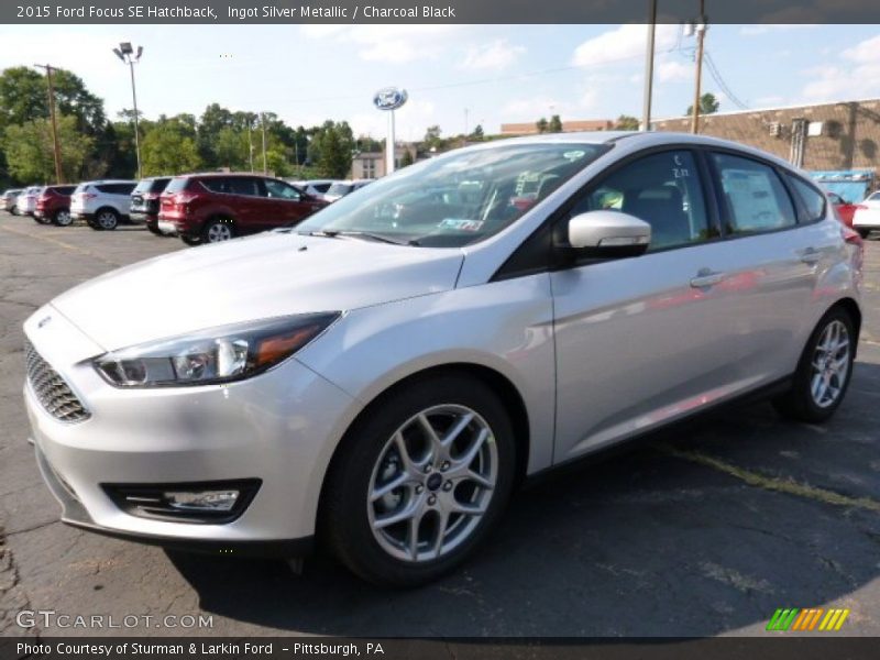 Ingot Silver Metallic / Charcoal Black 2015 Ford Focus SE Hatchback