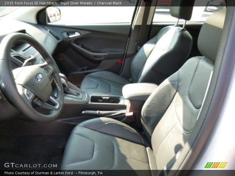 Ingot Silver Metallic / Charcoal Black 2015 Ford Focus SE Hatchback