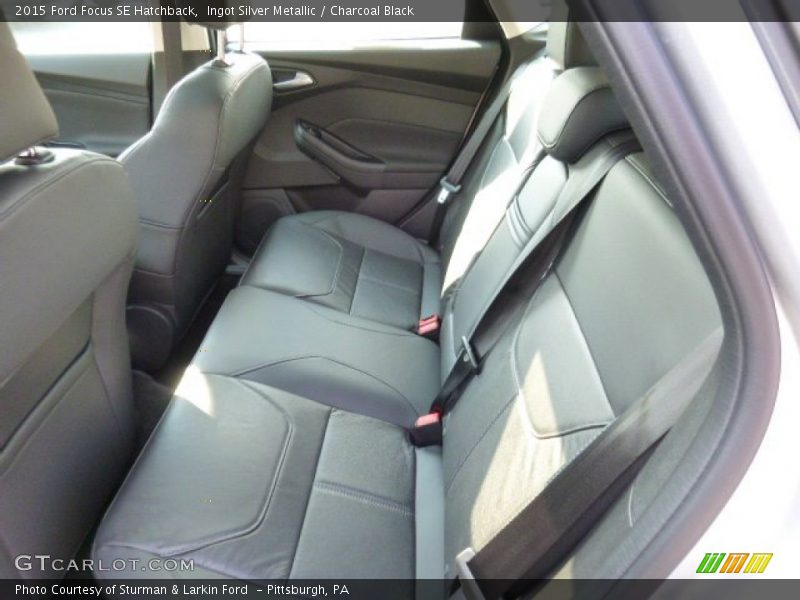 Ingot Silver Metallic / Charcoal Black 2015 Ford Focus SE Hatchback