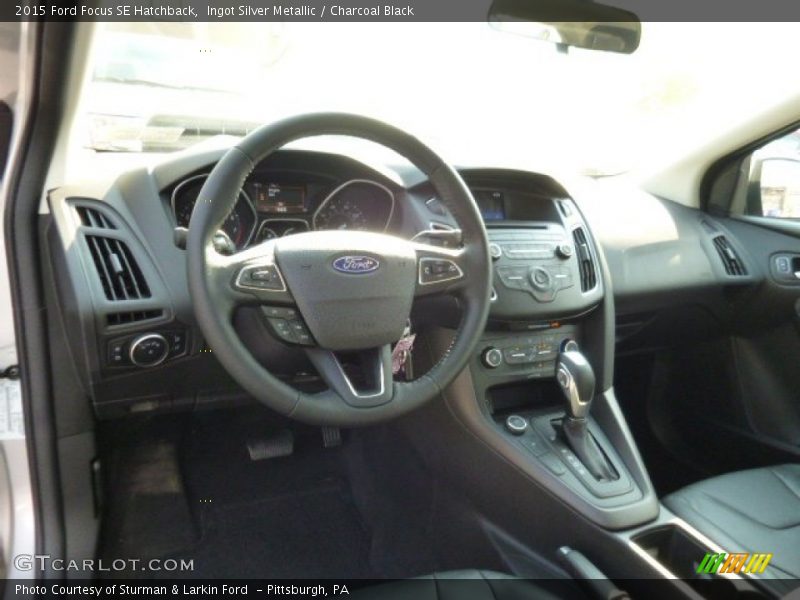 Ingot Silver Metallic / Charcoal Black 2015 Ford Focus SE Hatchback