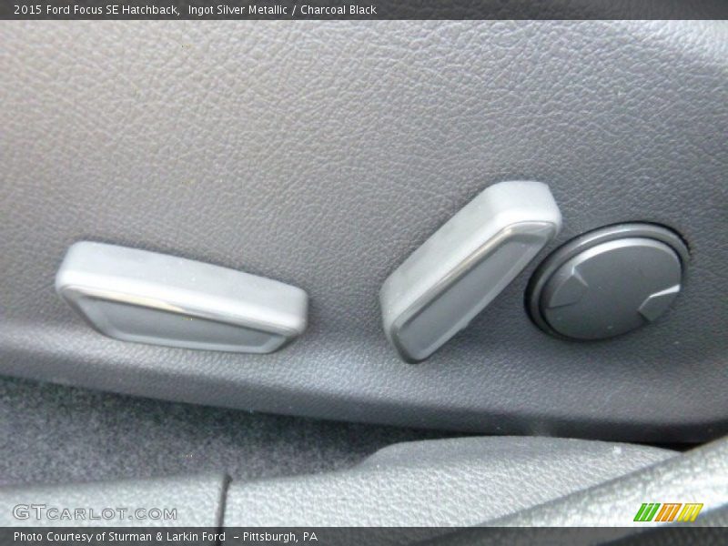 Ingot Silver Metallic / Charcoal Black 2015 Ford Focus SE Hatchback