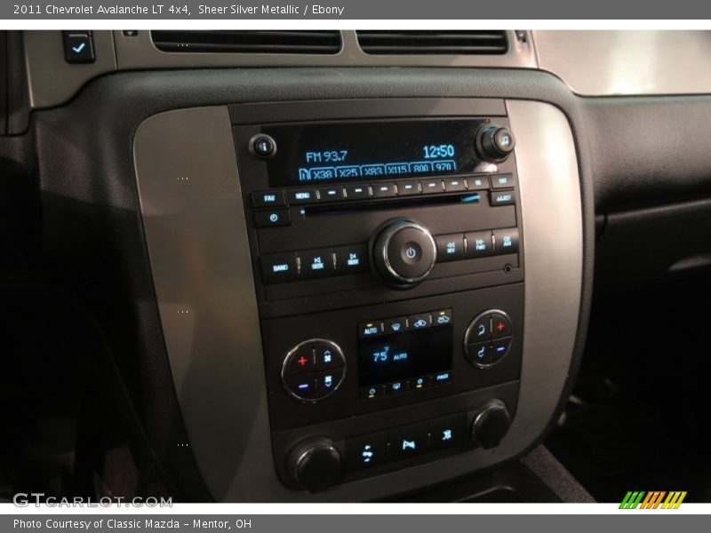 Sheer Silver Metallic / Ebony 2011 Chevrolet Avalanche LT 4x4