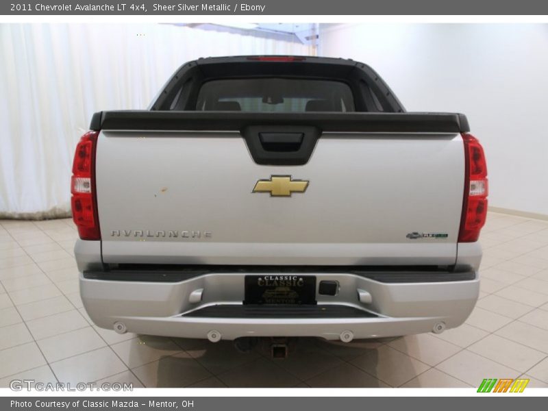 Sheer Silver Metallic / Ebony 2011 Chevrolet Avalanche LT 4x4