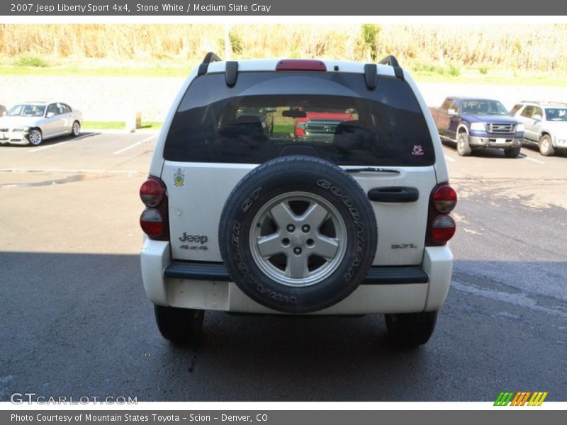Stone White / Medium Slate Gray 2007 Jeep Liberty Sport 4x4