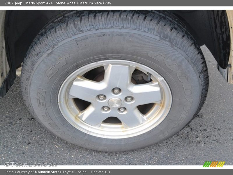 Stone White / Medium Slate Gray 2007 Jeep Liberty Sport 4x4