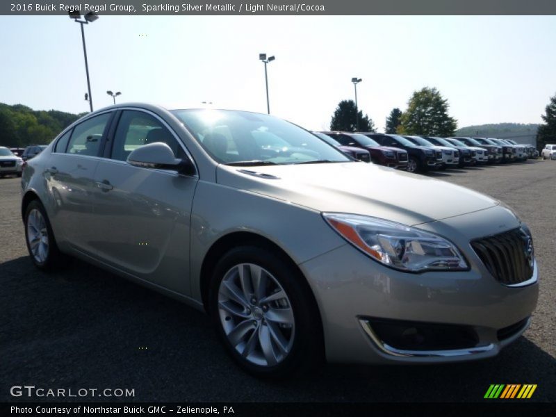 Sparkling Silver Metallic / Light Neutral/Cocoa 2016 Buick Regal Regal Group