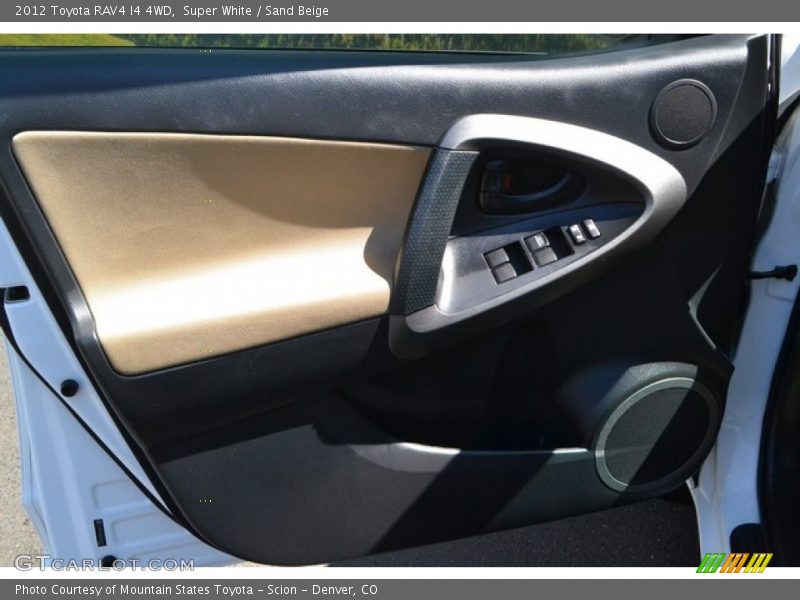 Super White / Sand Beige 2012 Toyota RAV4 I4 4WD