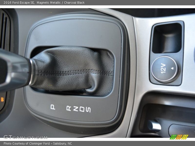 Magnetic Metallic / Charcoal Black 2016 Ford Escape SE