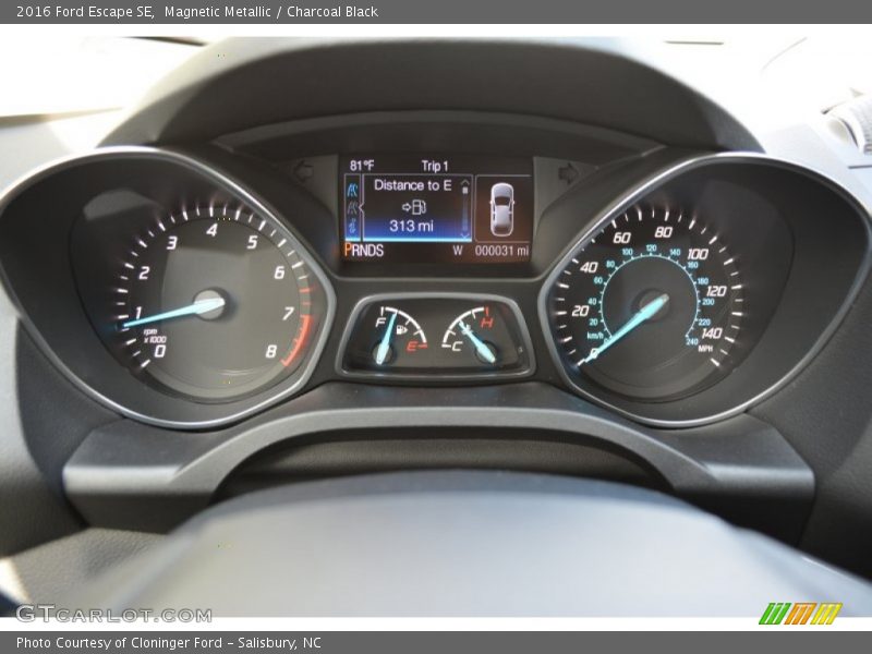 Magnetic Metallic / Charcoal Black 2016 Ford Escape SE