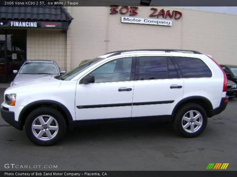 Ice White / Taupe 2006 Volvo XC90 2.5T