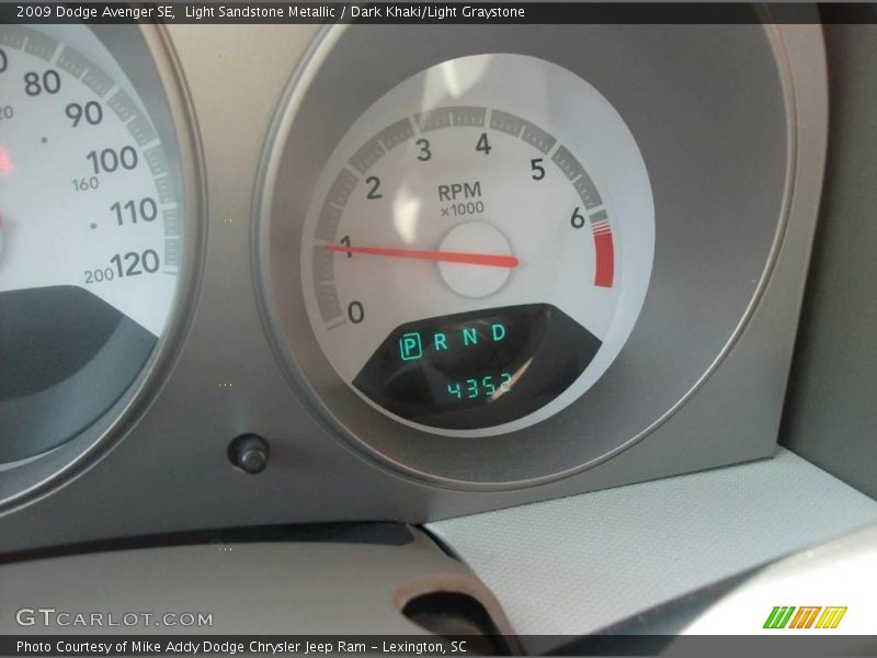 Light Sandstone Metallic / Dark Khaki/Light Graystone 2009 Dodge Avenger SE