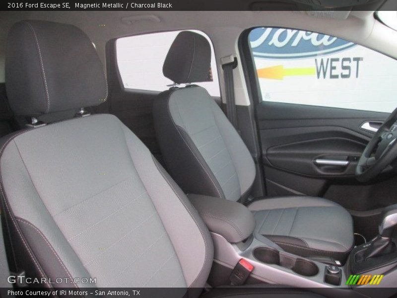 Magnetic Metallic / Charcoal Black 2016 Ford Escape SE