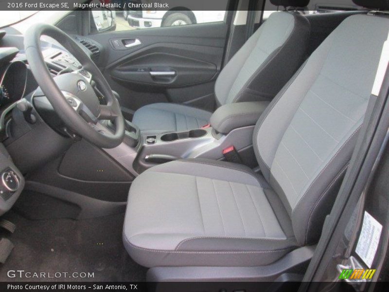 Magnetic Metallic / Charcoal Black 2016 Ford Escape SE