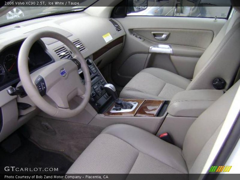 Ice White / Taupe 2006 Volvo XC90 2.5T